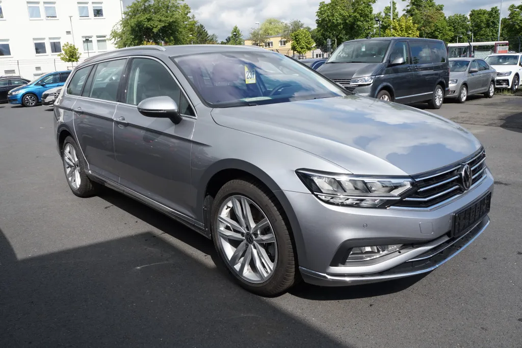 Volkswagen Passat VARIANT 1.5 TSI DSG ELEGANCE FACELIFT*NAVI PRO Image 3